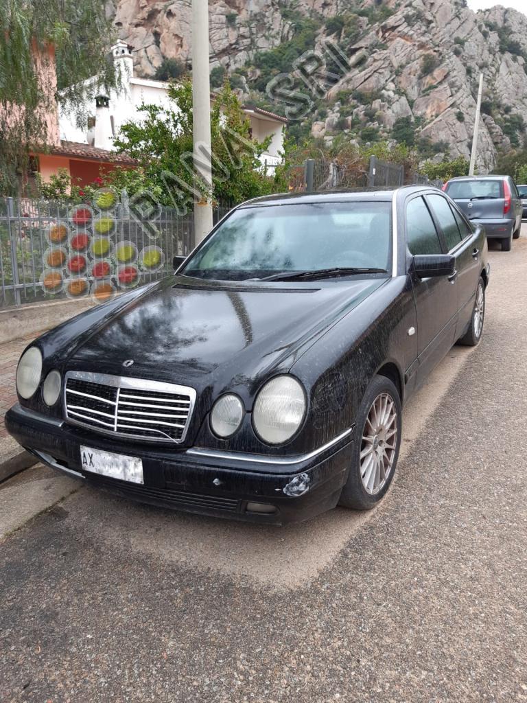 MERCEDES BENZ 210 (Categoria: Autovetture)