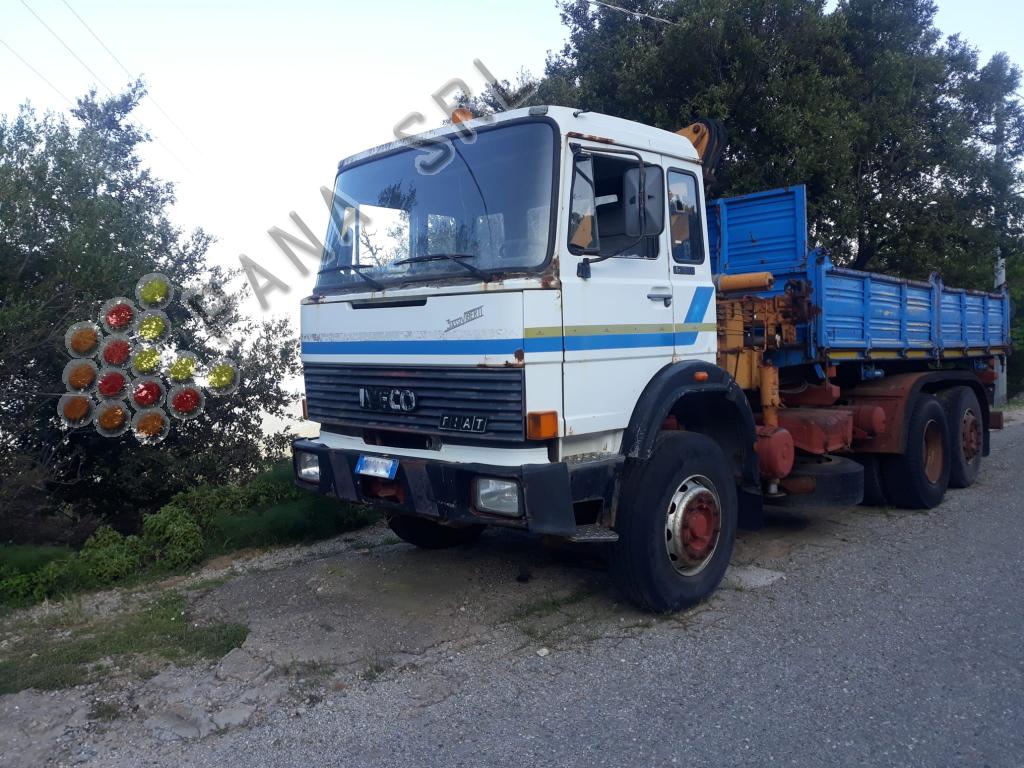 IVECO 180 26 (Categoria: Camion Gru)
