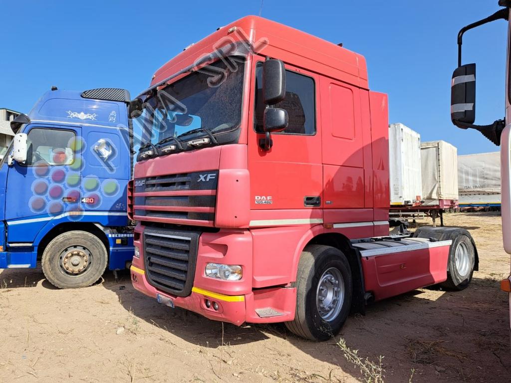 DAF XF105 460 (Categoria: Trattori stradali)