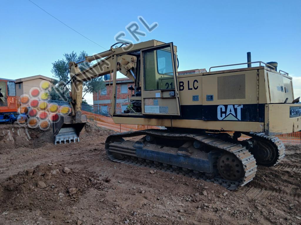CATERPILLAR 215 (Categoria: Escavatori)